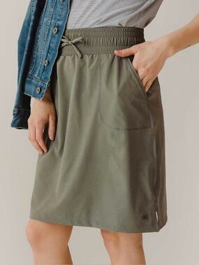 Albion Fit The Away Skirt Olive Green Pull On Athleisure Casual Pockets Medium